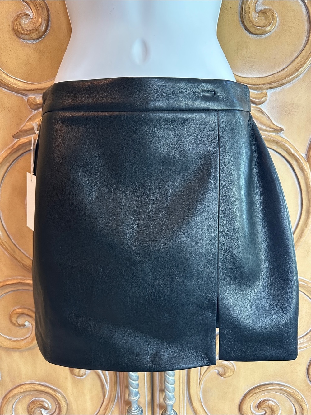 NWT Aritzia Wilfred Classic Black Faux Leather Mini Skirt with Front Slit